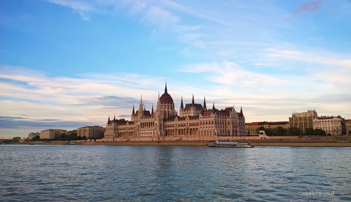 Budapeszt tramwaj wodny widoki parlament