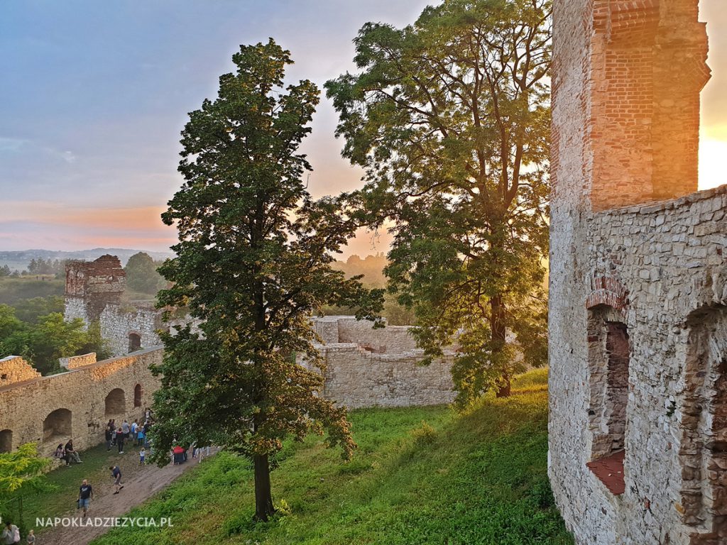 Najpiękniejsze zamki Szlaku Orlich Gniazd, trasa samochodowa: Zamek Tenczyn w Rudnie