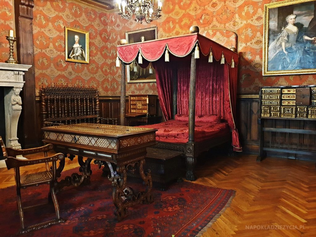 Zamek w Gołuchowie: sypialnia księżnej Małgorzaty